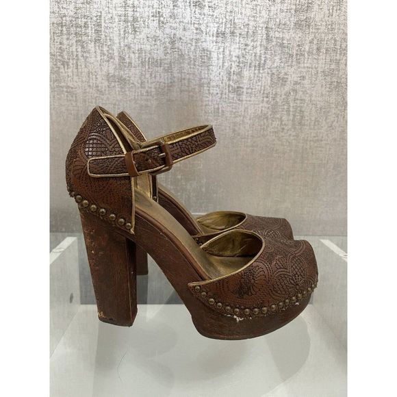 Prada Leather and Wood Floral Platform Clogs Size: EU 37.5 US 7.5 (B7) - Picture 3 of 12